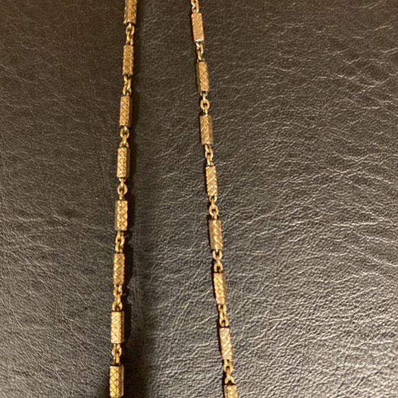 Oxidized gold tone necklace with grey CZ pendant - Picture 5 of 6